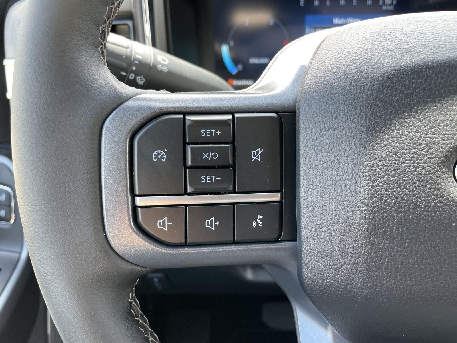 2026 Ford Super Duty F-350 DRW LARIAT