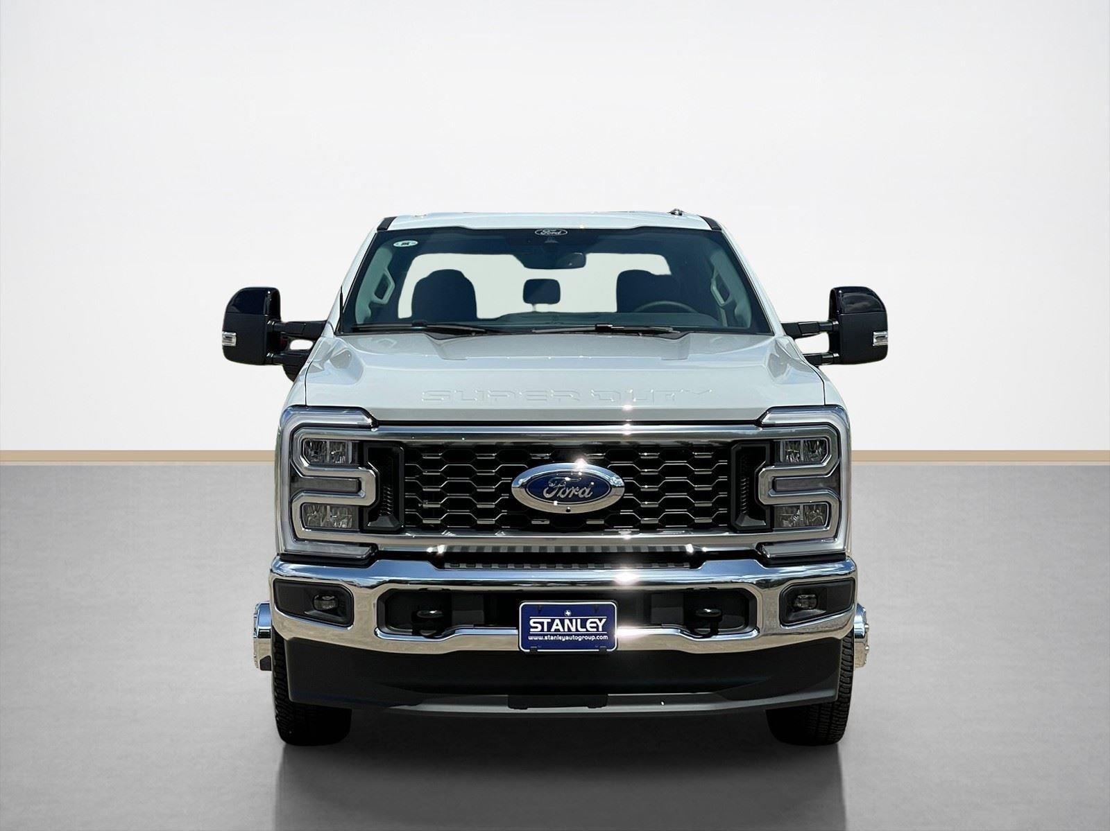 2026 Ford Super Duty F-350 DRW LARIAT