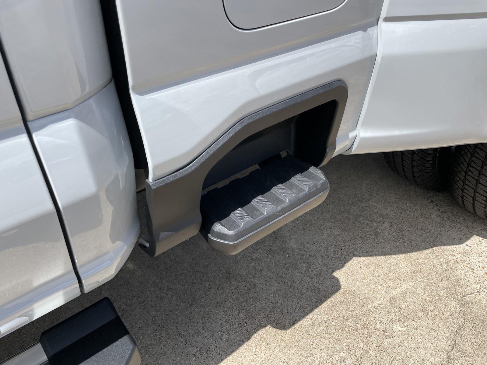 2026 Ford Super Duty F-350 DRW LARIAT