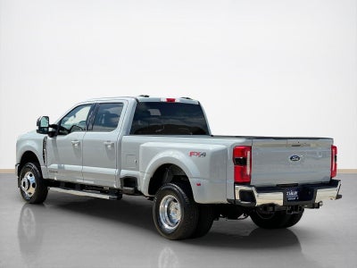 2026 Ford Super Duty F-350 DRW LARIAT