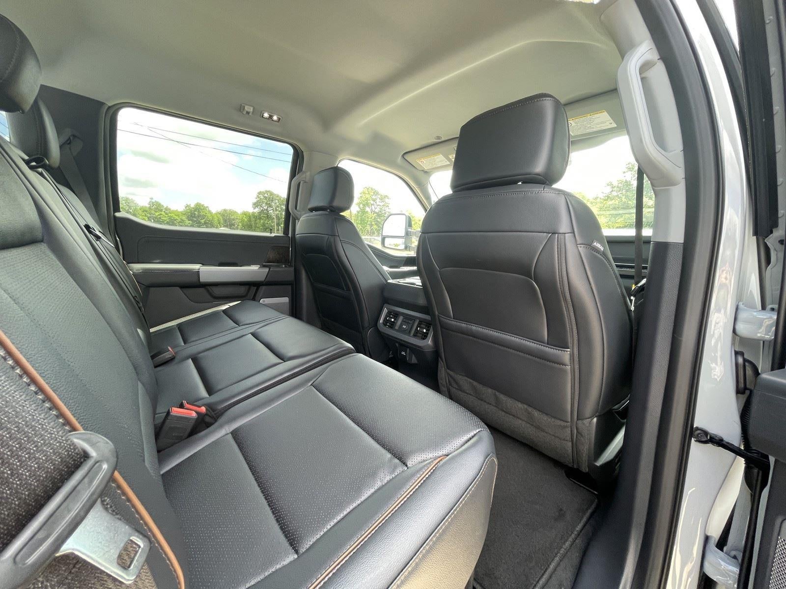 2026 Ford Super Duty F-350 DRW LARIAT