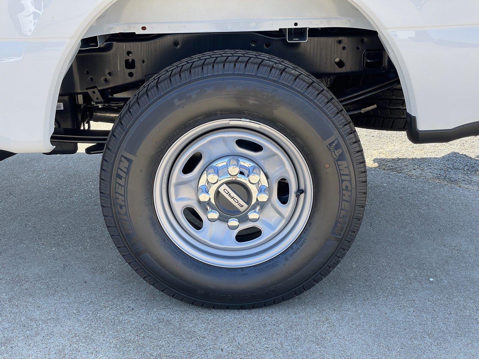 2027 Ford Super Duty F-250 SRW XLT