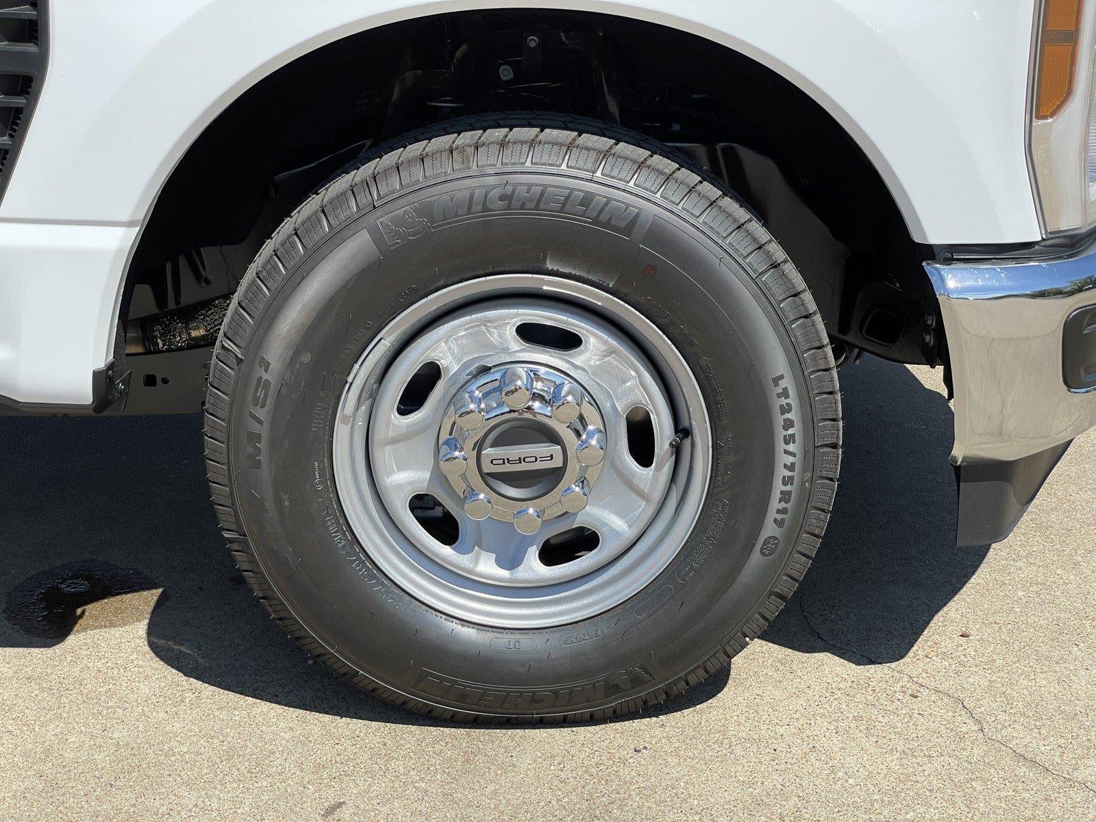 2027 Ford Super Duty F-250 SRW XLT