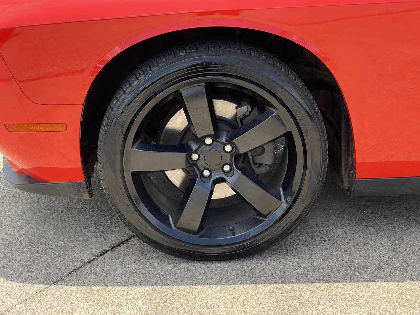 2017 Dodge Challenger SXT Plus