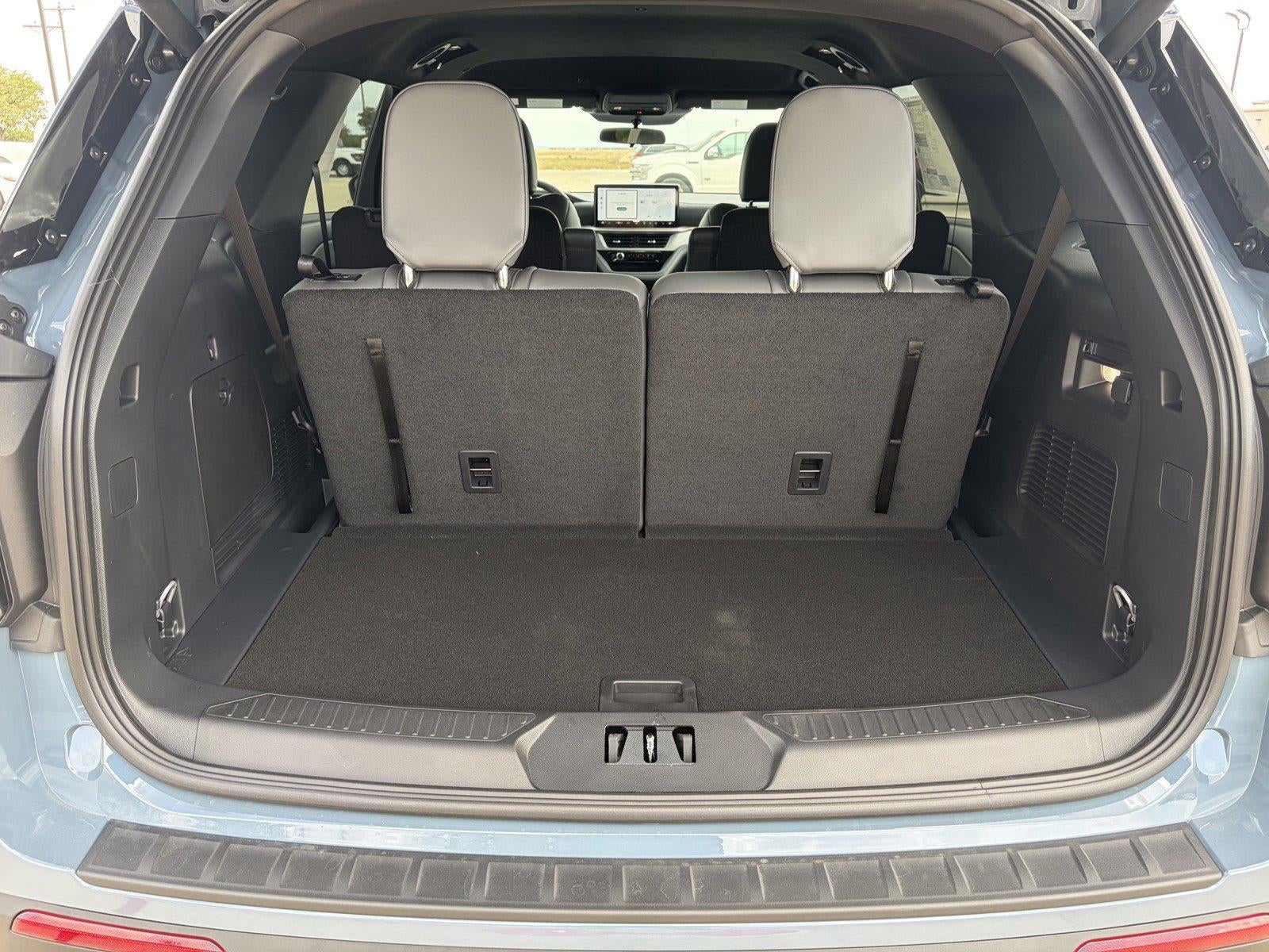 2027 Ford Explorer Active w/200A Pkg