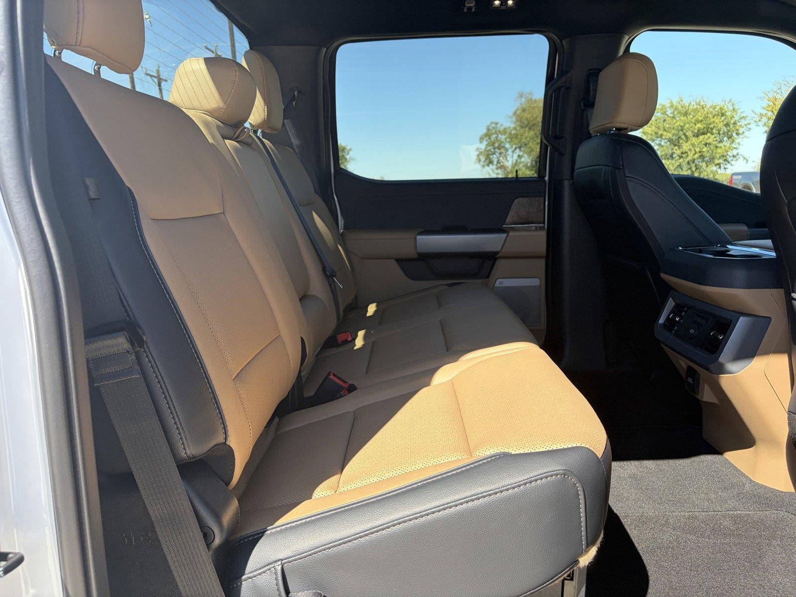 2027 Ford Super Duty F-250 SRW LARIAT