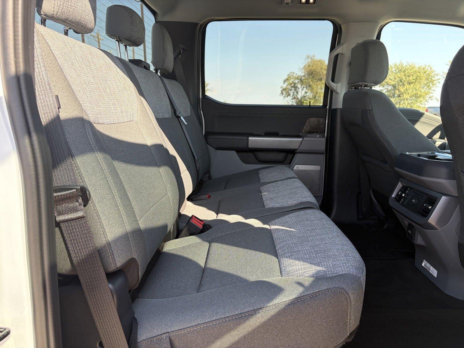 2027 Ford Super Duty F-250 SRW XLT