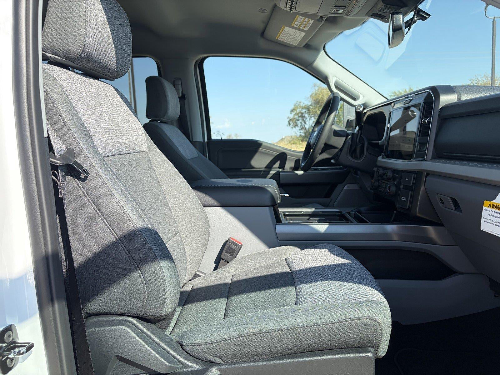 2027 Ford Super Duty F-250 SRW XLT