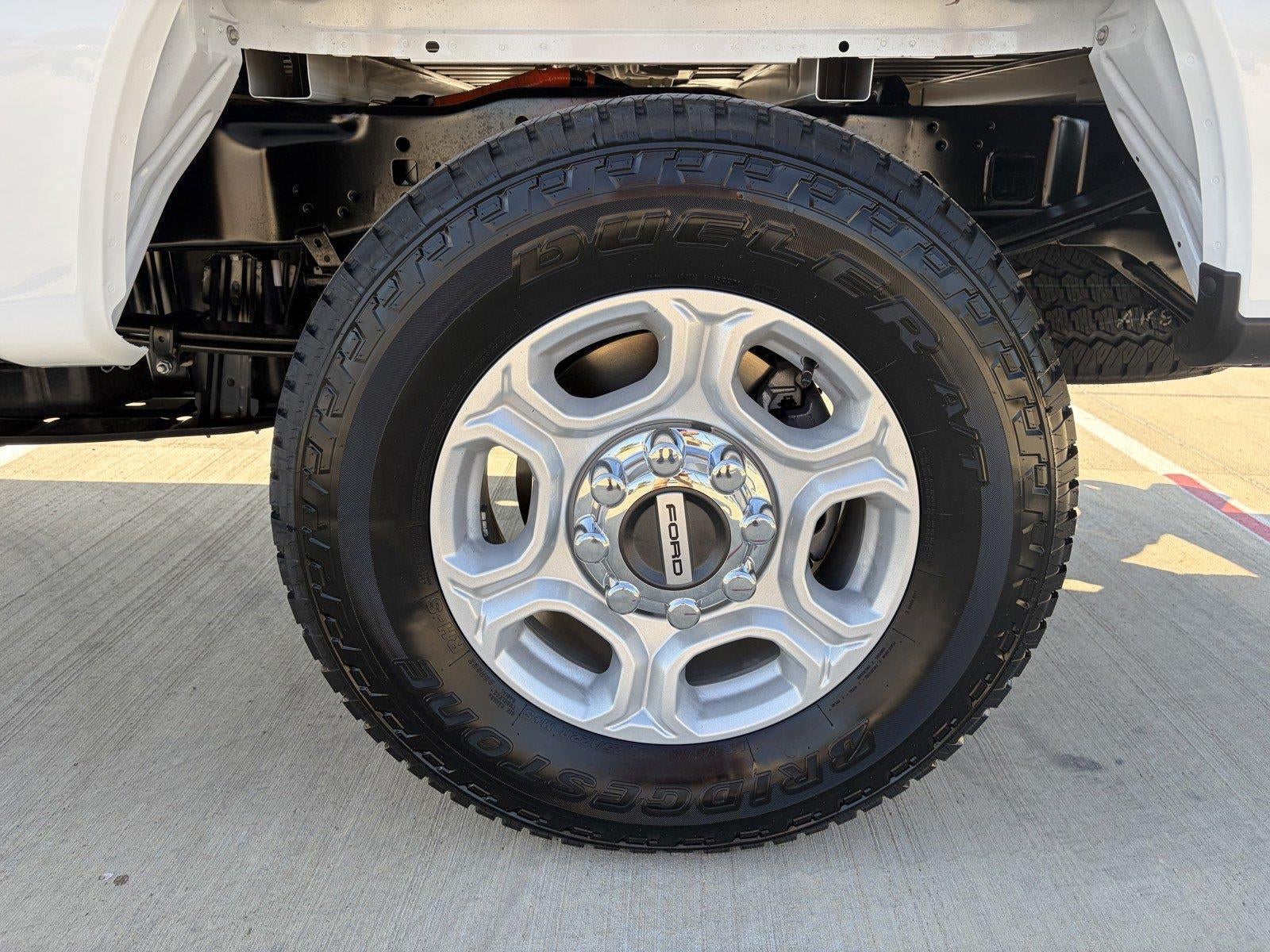 2027 Ford Super Duty F-250 SRW XLT