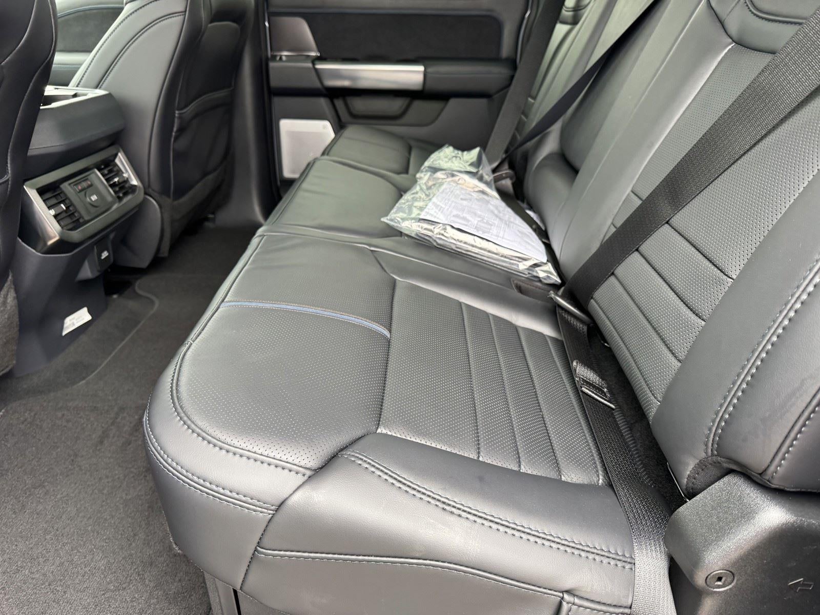 2026 Ford Super Duty F-250 SRW Platinum