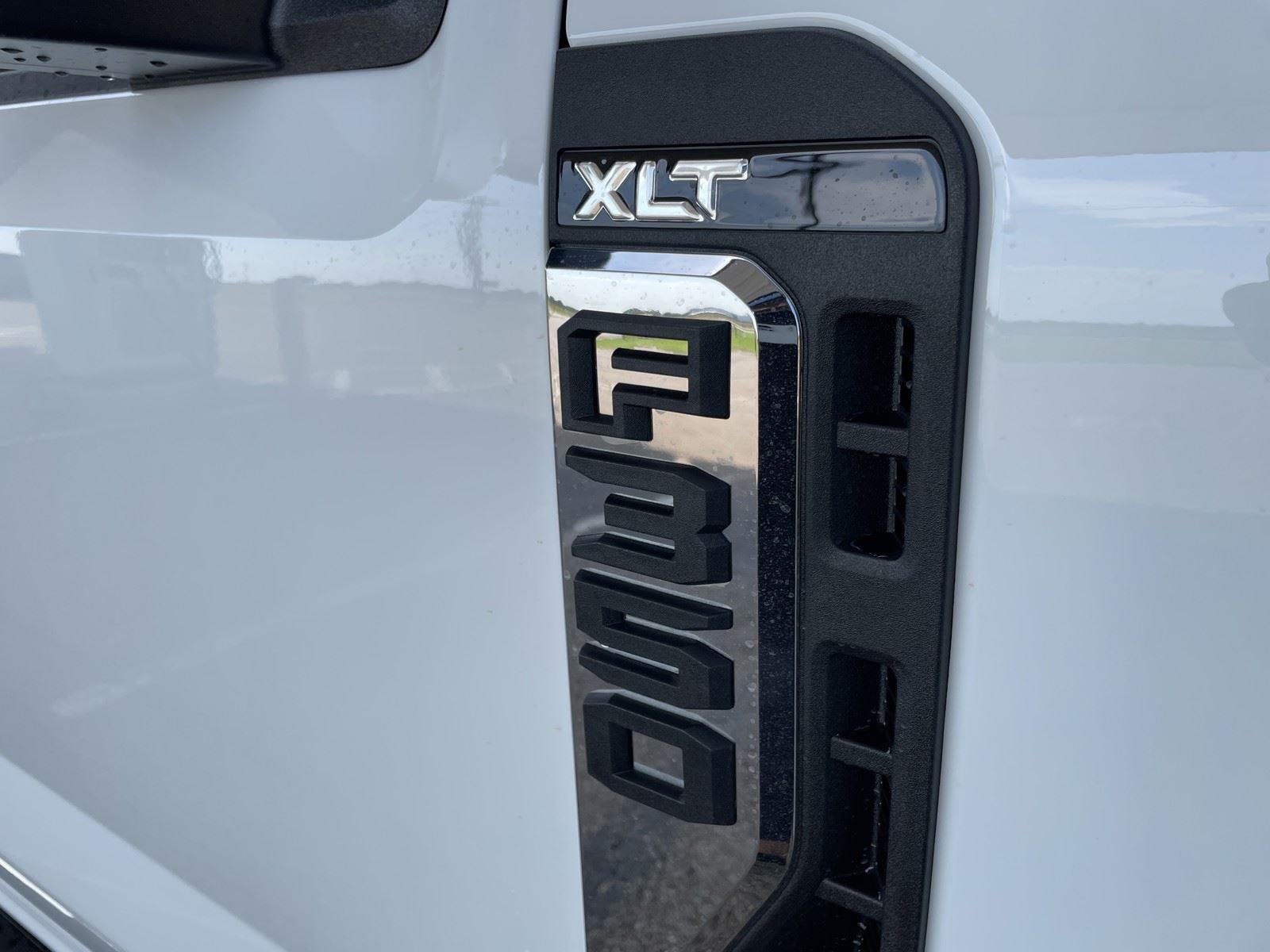 2026 Ford Super Duty F-350 SRW XLT