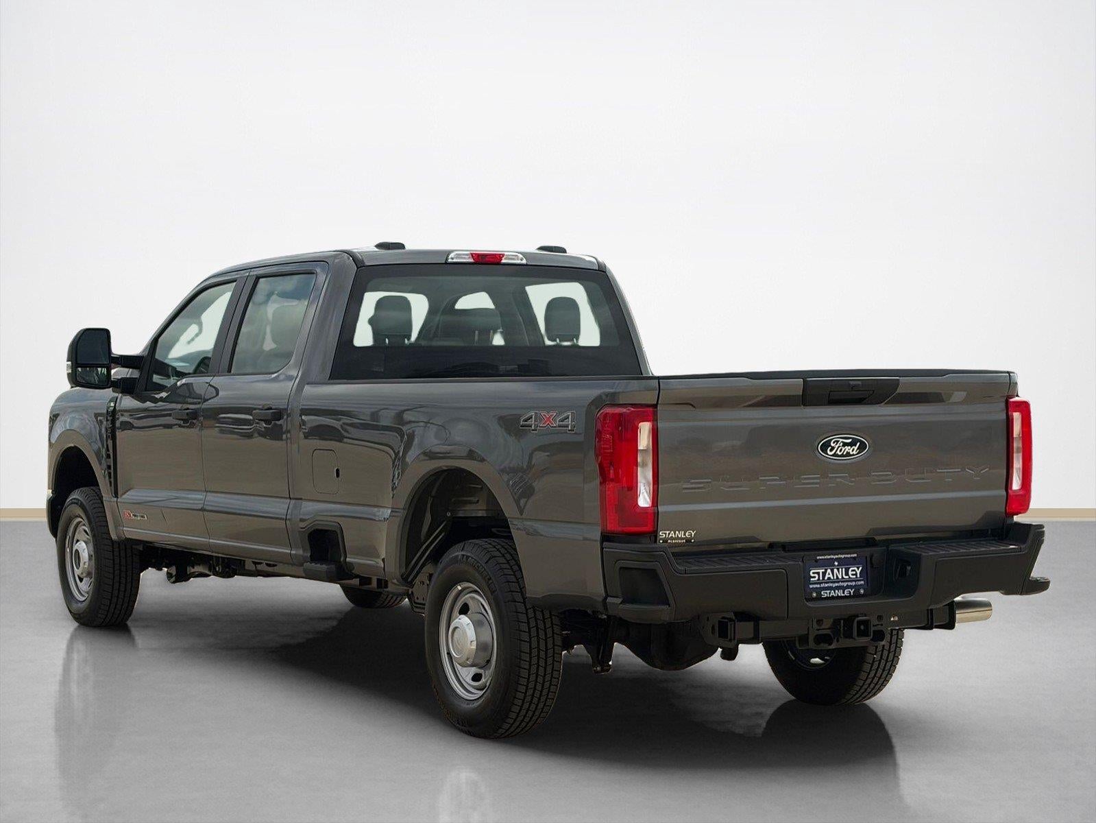 2027 Ford Super Duty F-350 SRW LARIAT
