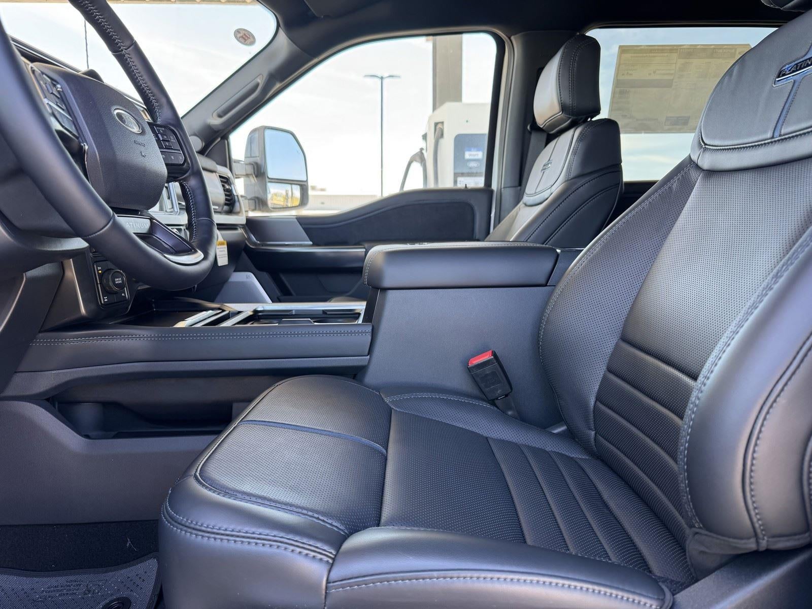 2026 Ford Super Duty F-350 SRW Platinum