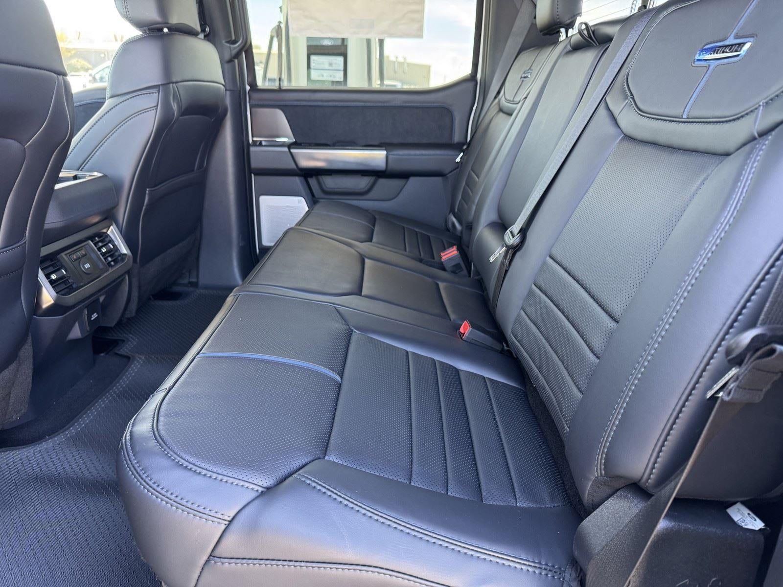 2026 Ford Super Duty F-350 SRW Platinum