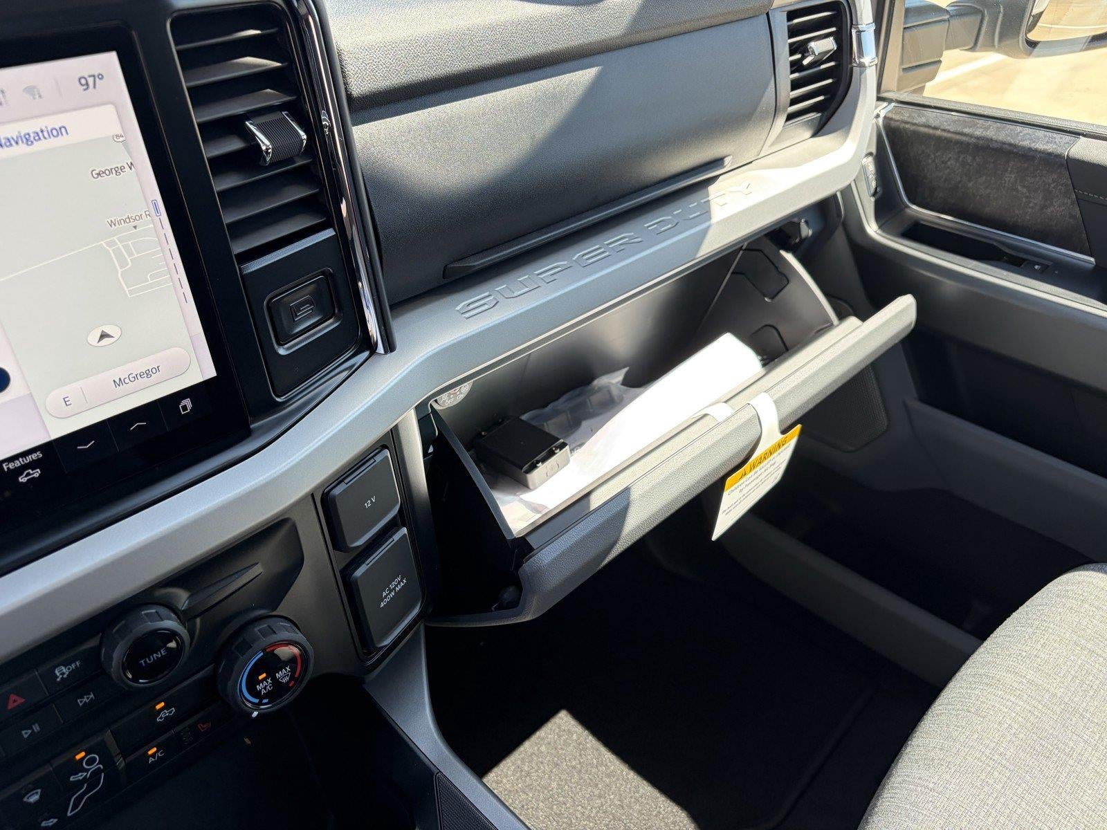 2027 Ford Super Duty F-350 DRW XLT