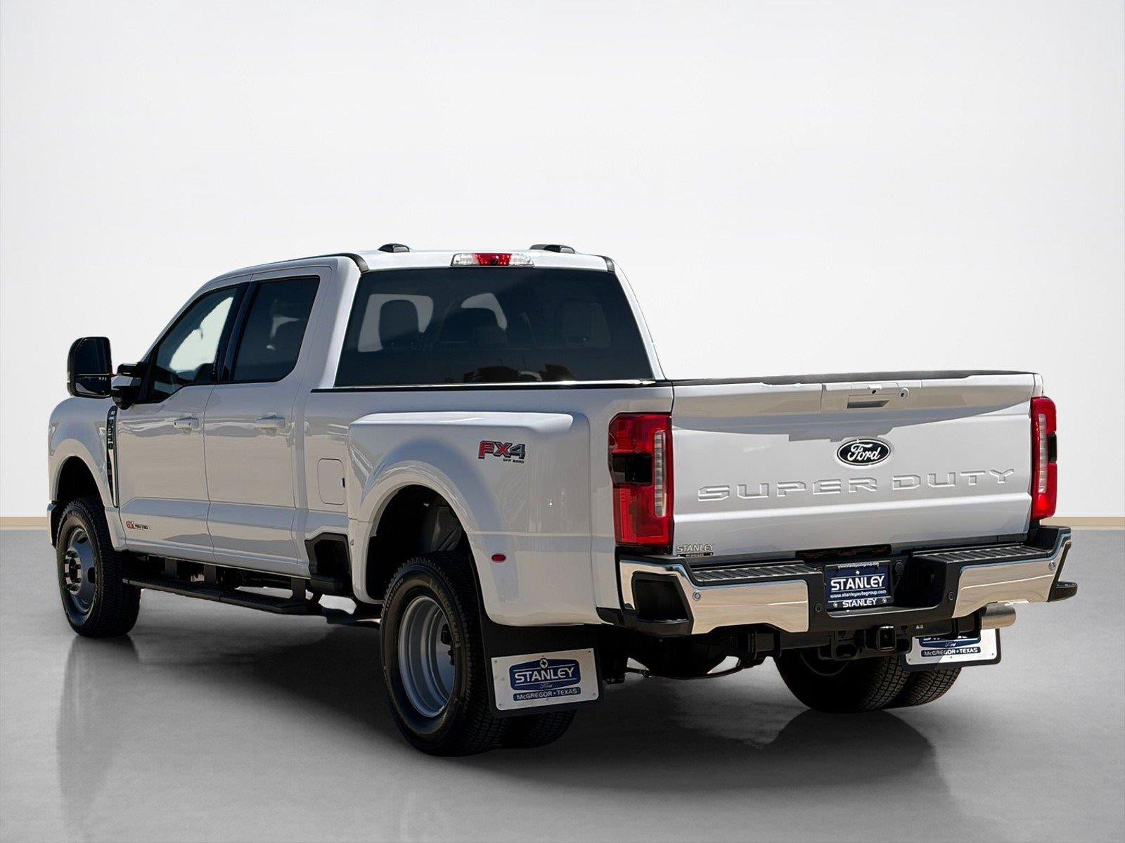 2027 Ford Super Duty F-350 DRW XLT