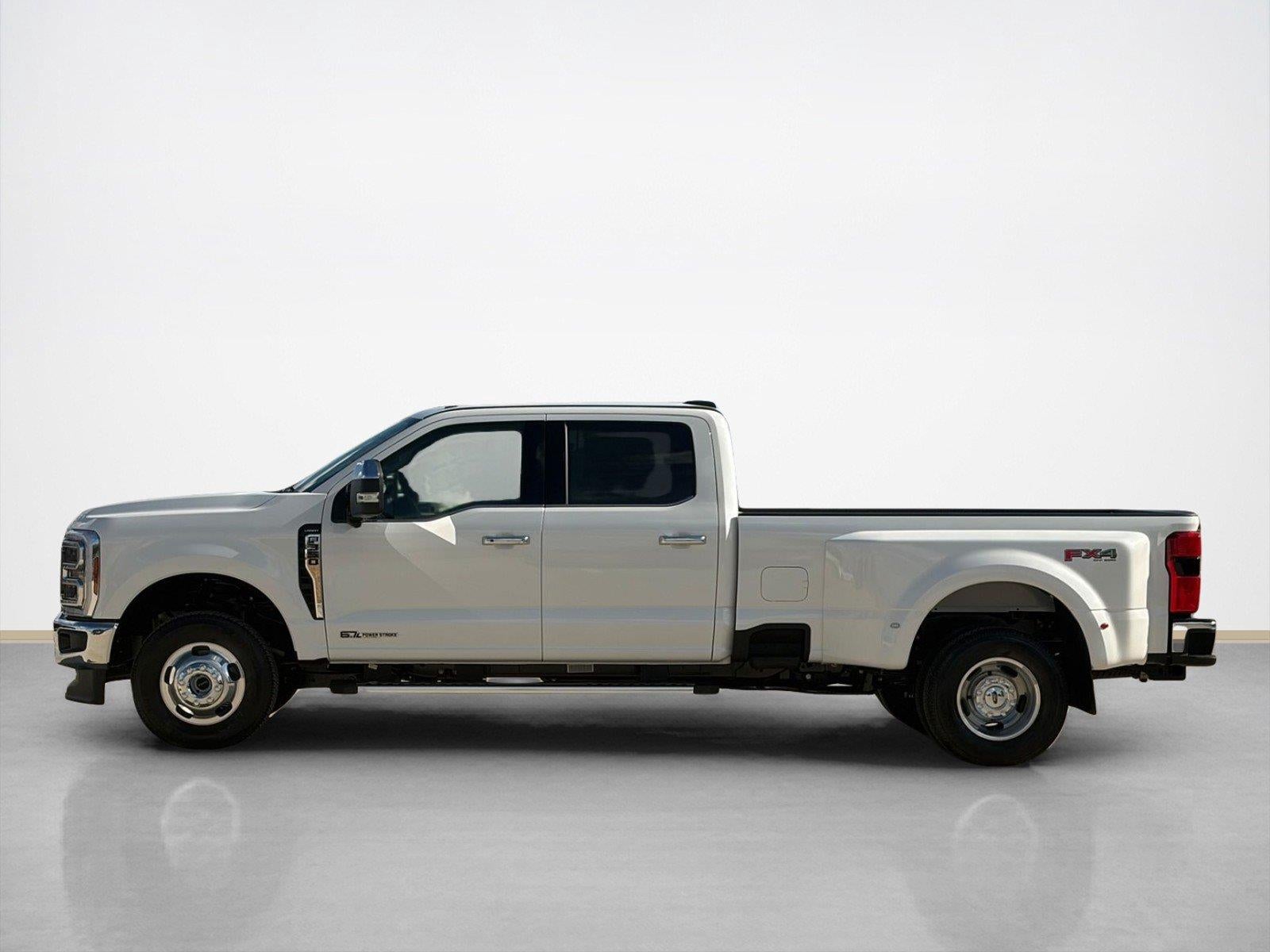 2026 Ford Super Duty F-350 DRW LARIAT