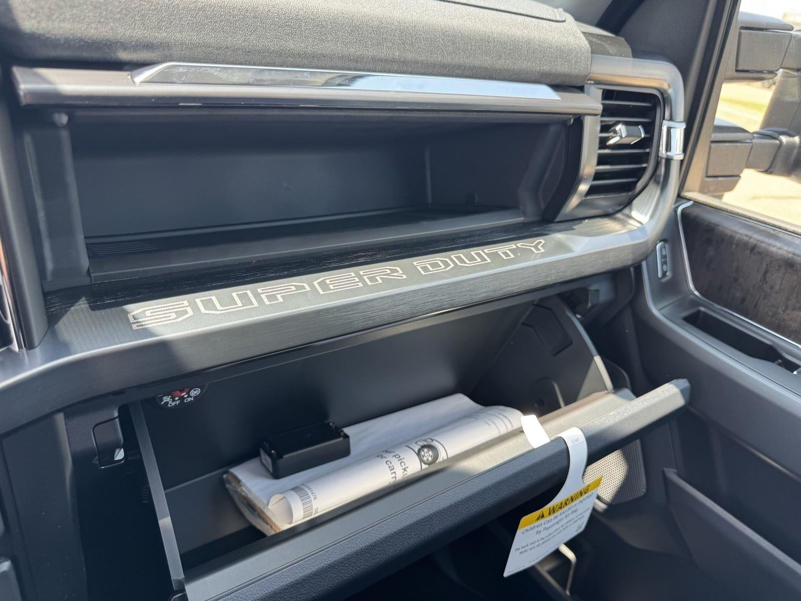2026 Ford Super Duty F-350 DRW LARIAT