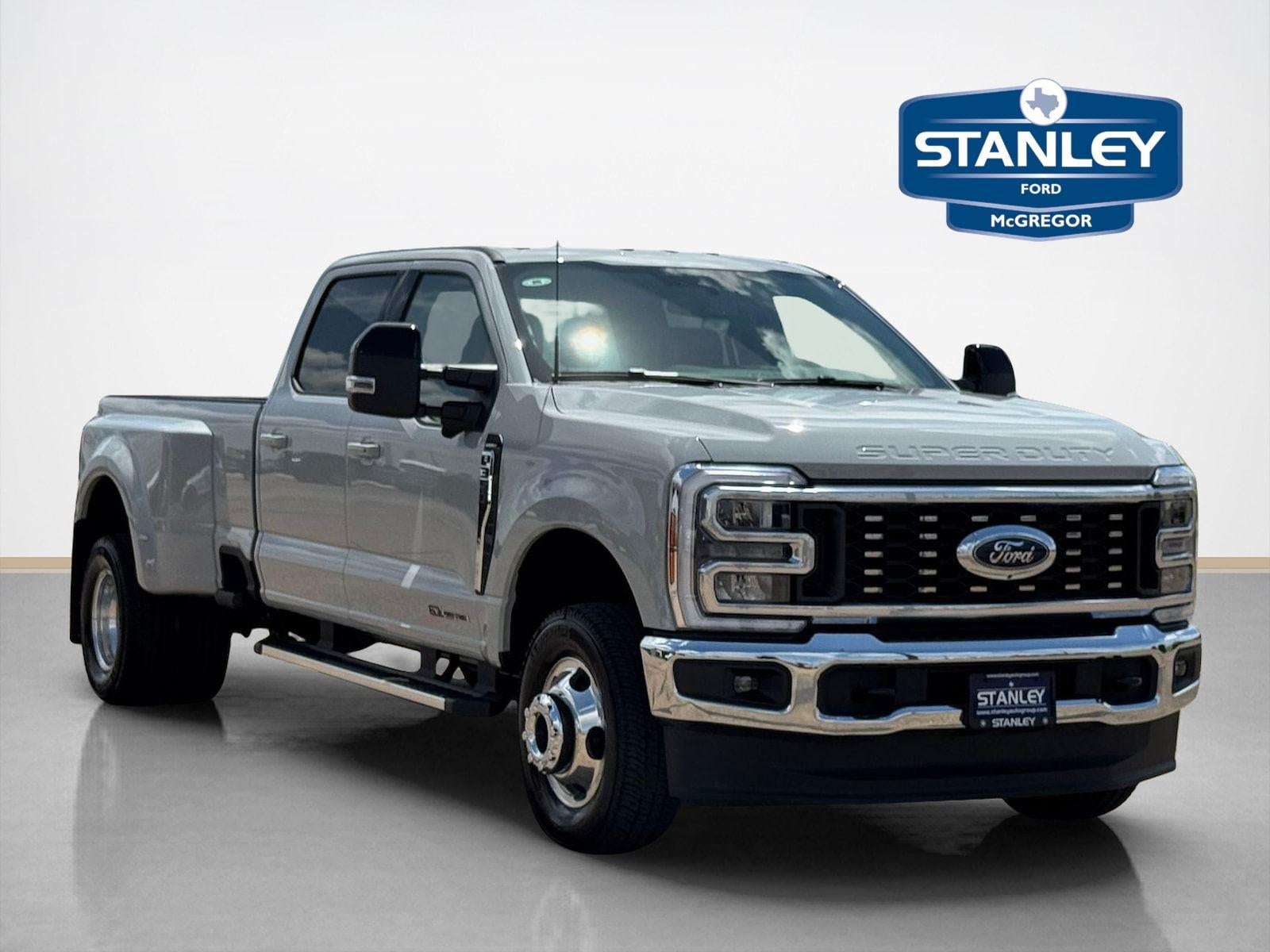 2026 Ford Super Duty F-350 DRW LARIAT