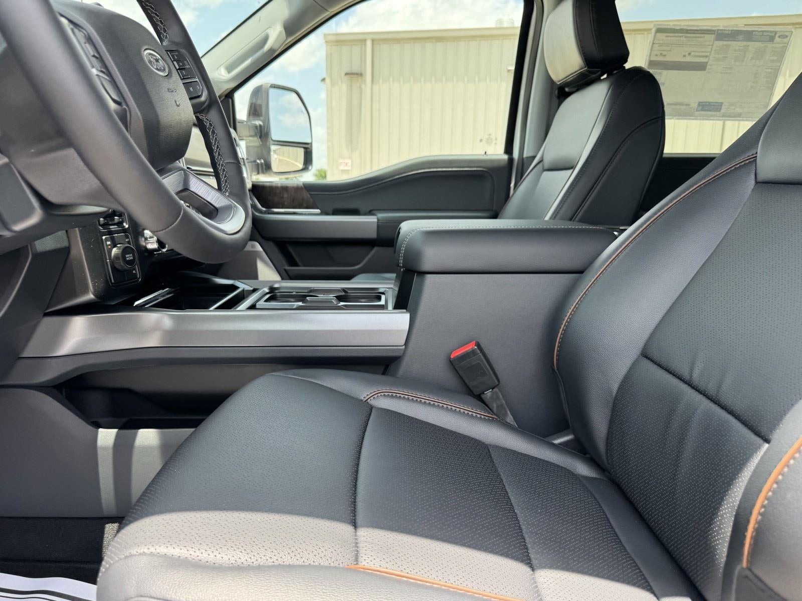 2026 Ford Super Duty F-350 DRW LARIAT