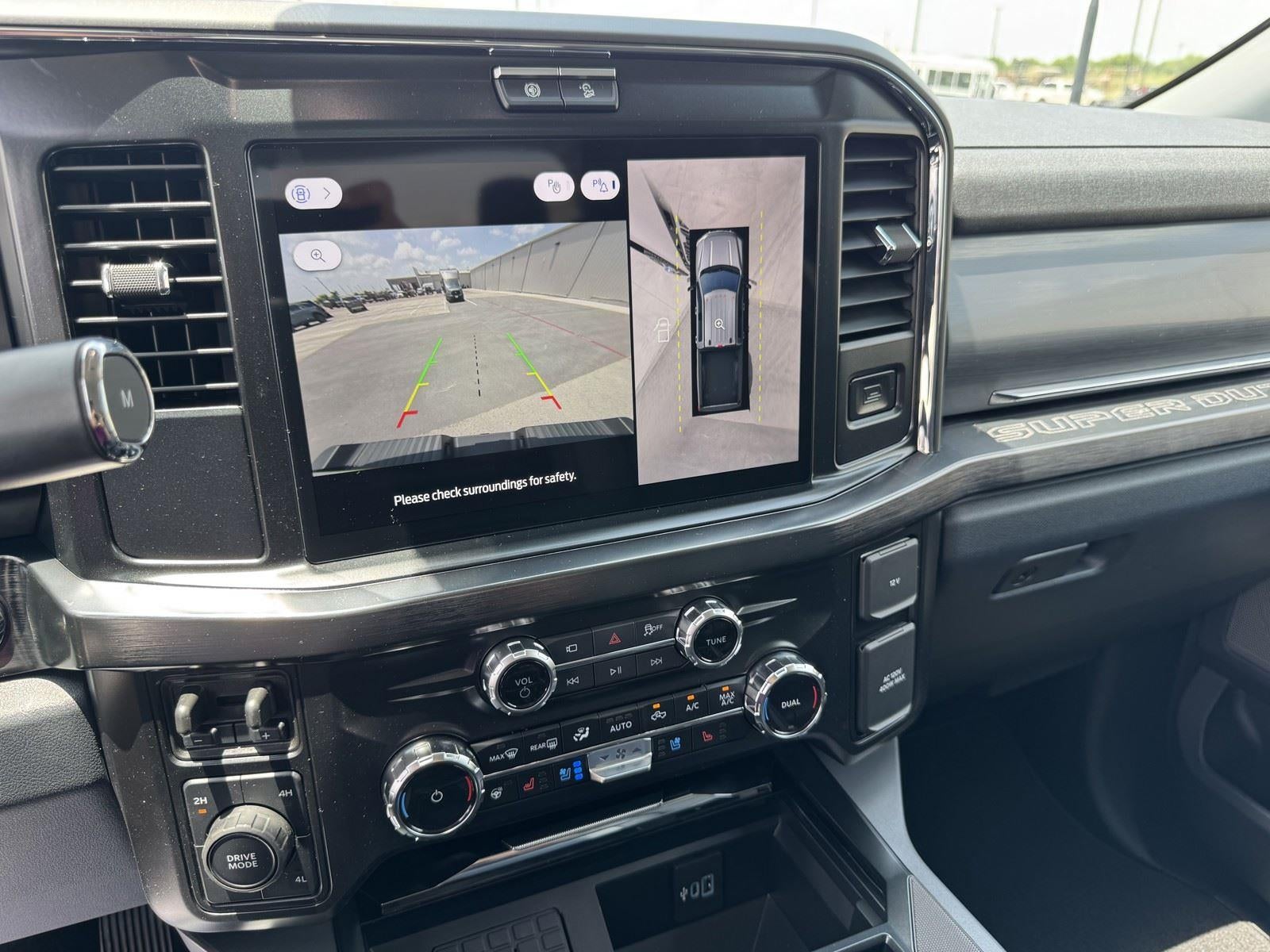 2026 Ford Super Duty F-350 DRW LARIAT