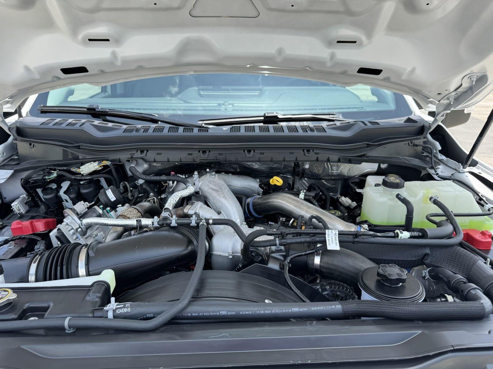 2026 Ford Super Duty F-350 DRW LARIAT