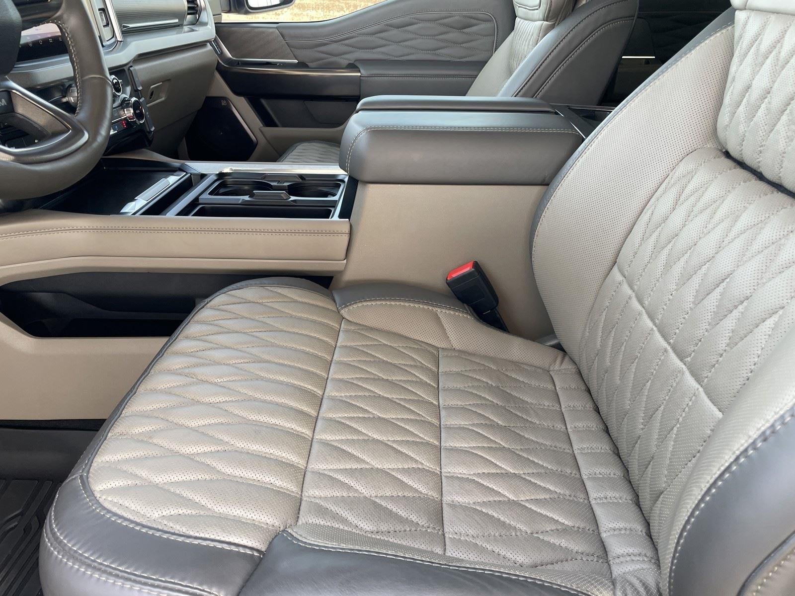 2025 Ford Super Duty F-450 DRW Platinum