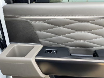 2025 Ford Super Duty F-450 DRW Platinum