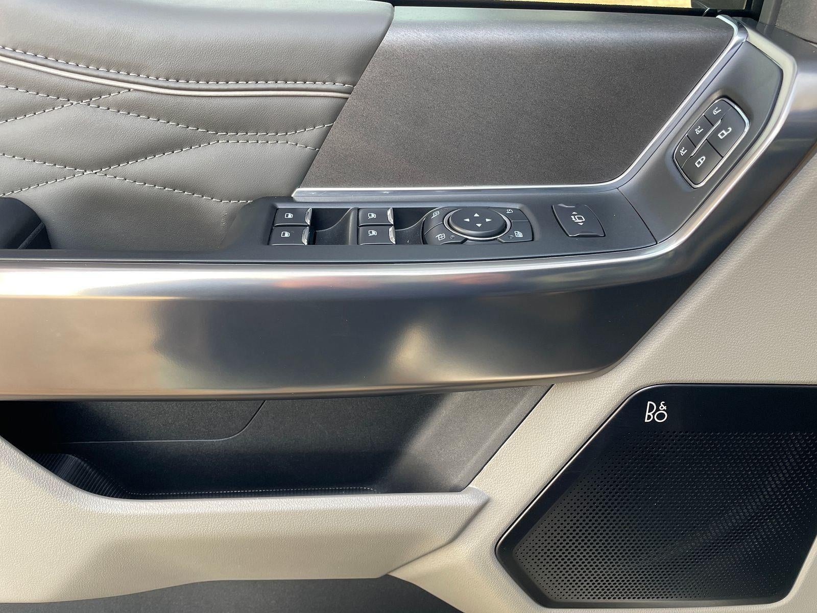 2025 Ford Super Duty F-450 DRW Platinum