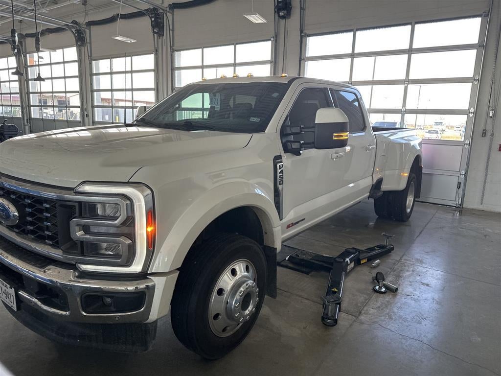 2023 Ford Super Duty F-450 DRW LARIAT