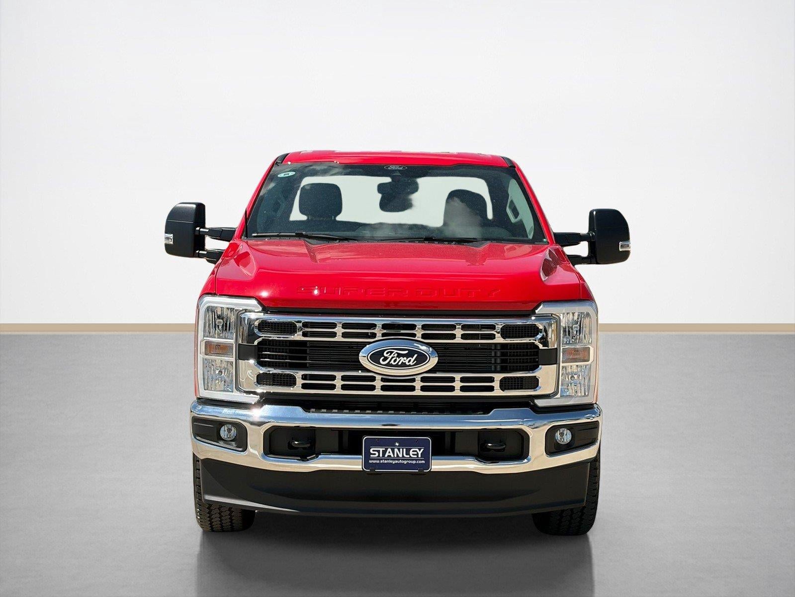 2027 Ford Super Duty F-350 SRW XLT