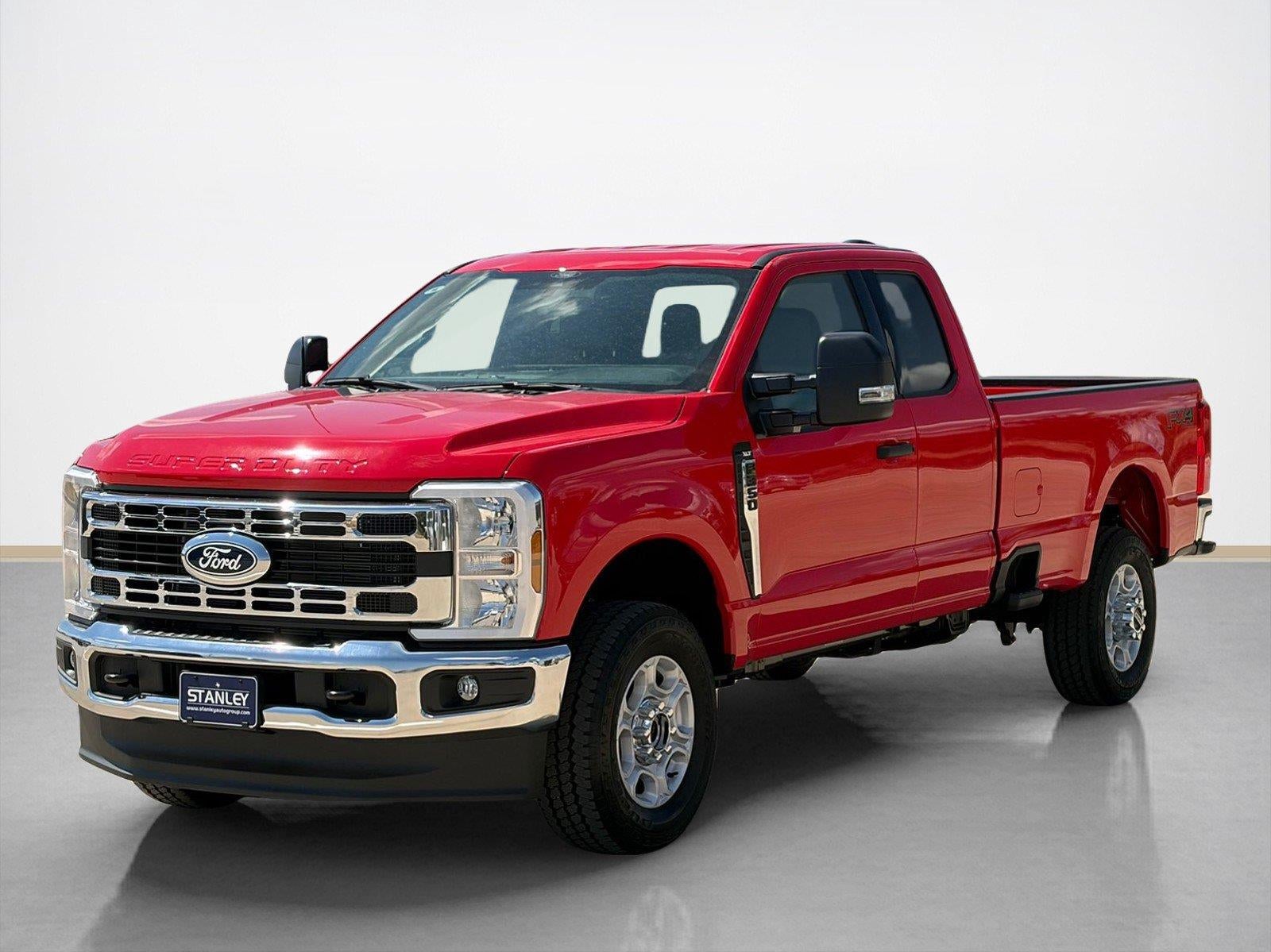 2027 Ford Super Duty F-350 SRW XLT