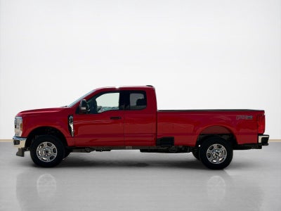 2027 Ford Super Duty F-350 SRW XLT