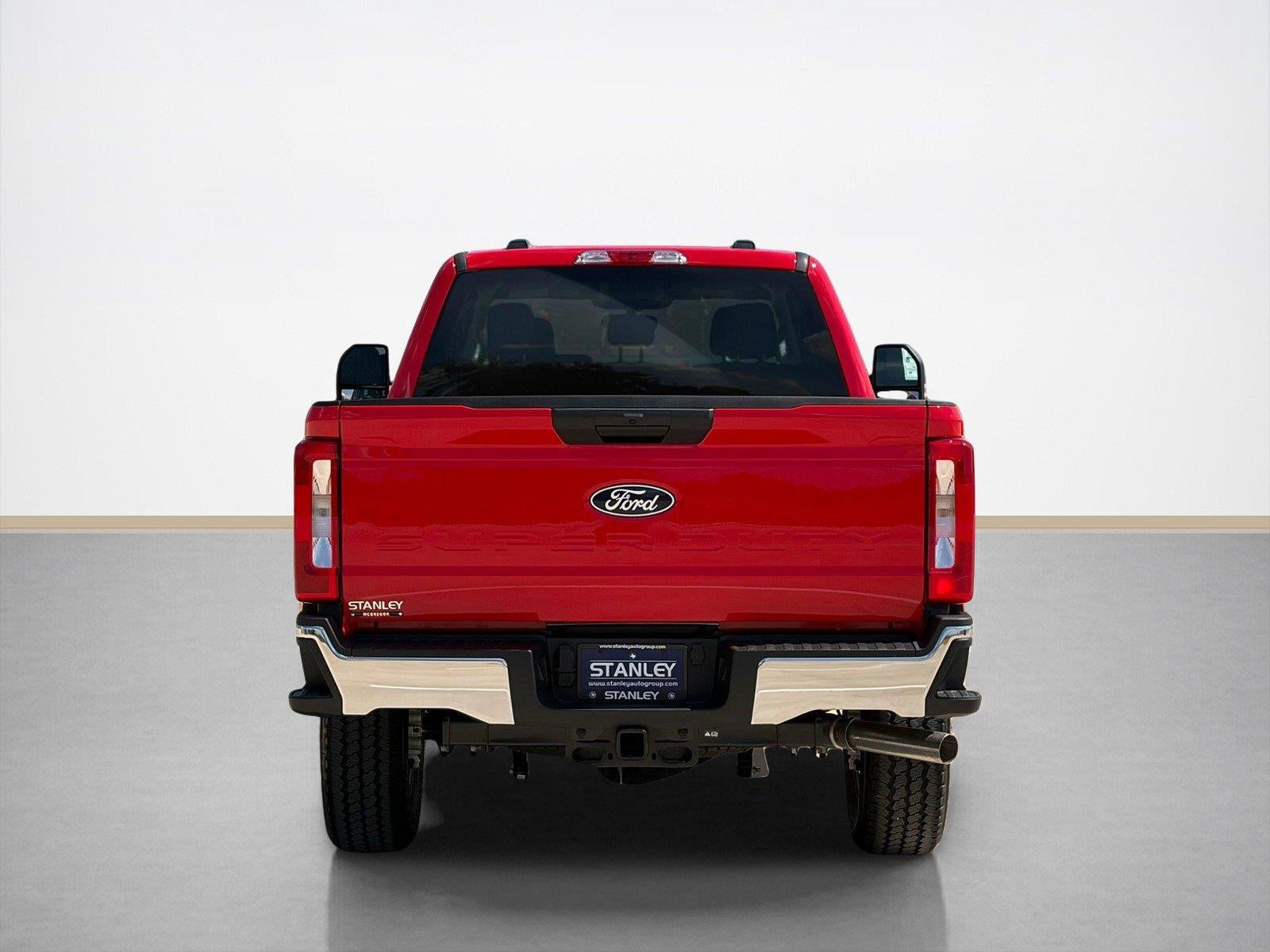 2027 Ford Super Duty F-350 SRW XLT
