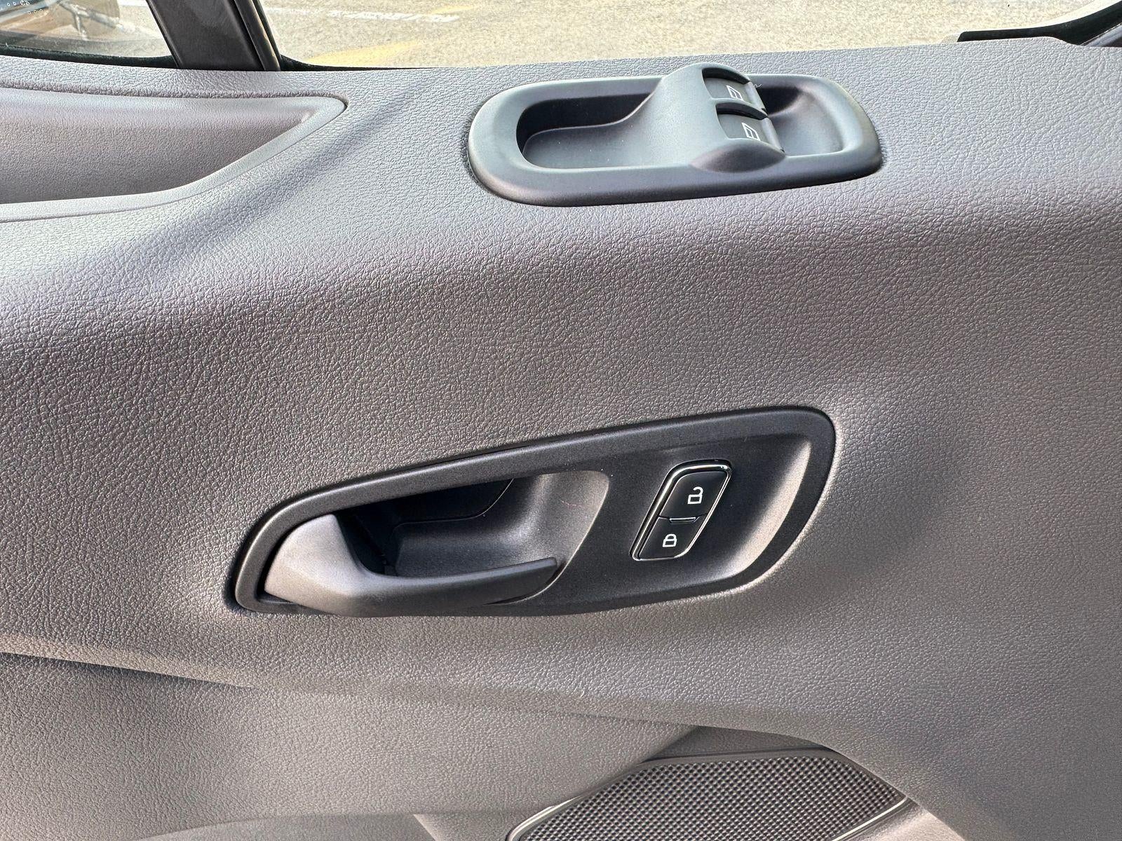 2026 Ford Transit Cargo Van T-250 148 MED RF 9150 GV