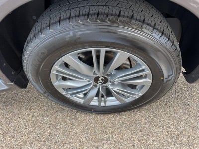 2024 INFINITI QX80 LUXE