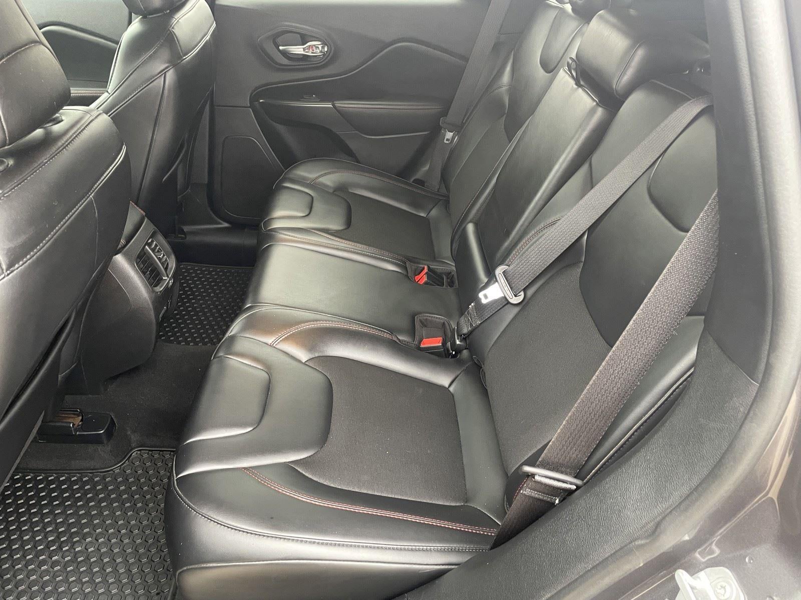 2020 Jeep Cherokee Trailhawk