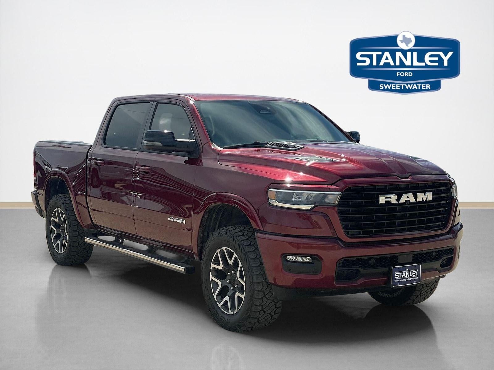 2025 RAM 1500 Laramie 4x4 Crew Cab 5'7's photo