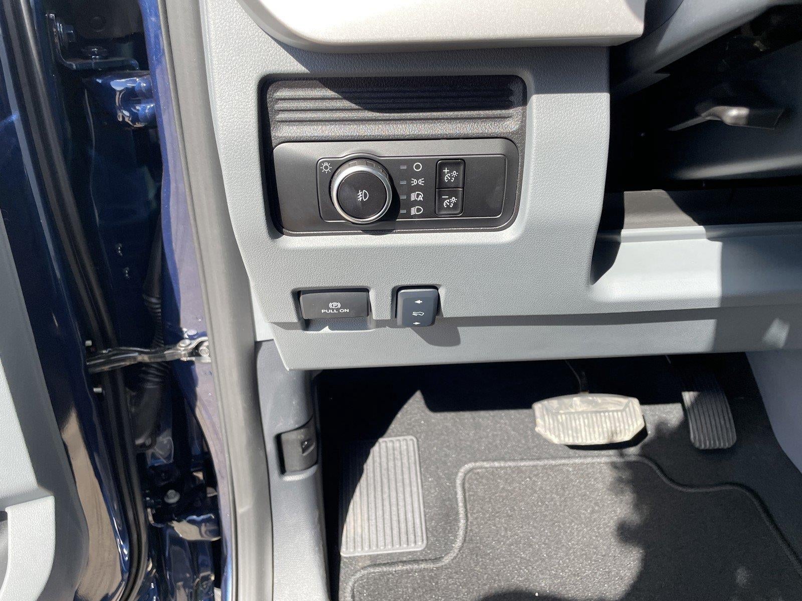 2027 Ford Super Duty F-350 Srw XLT