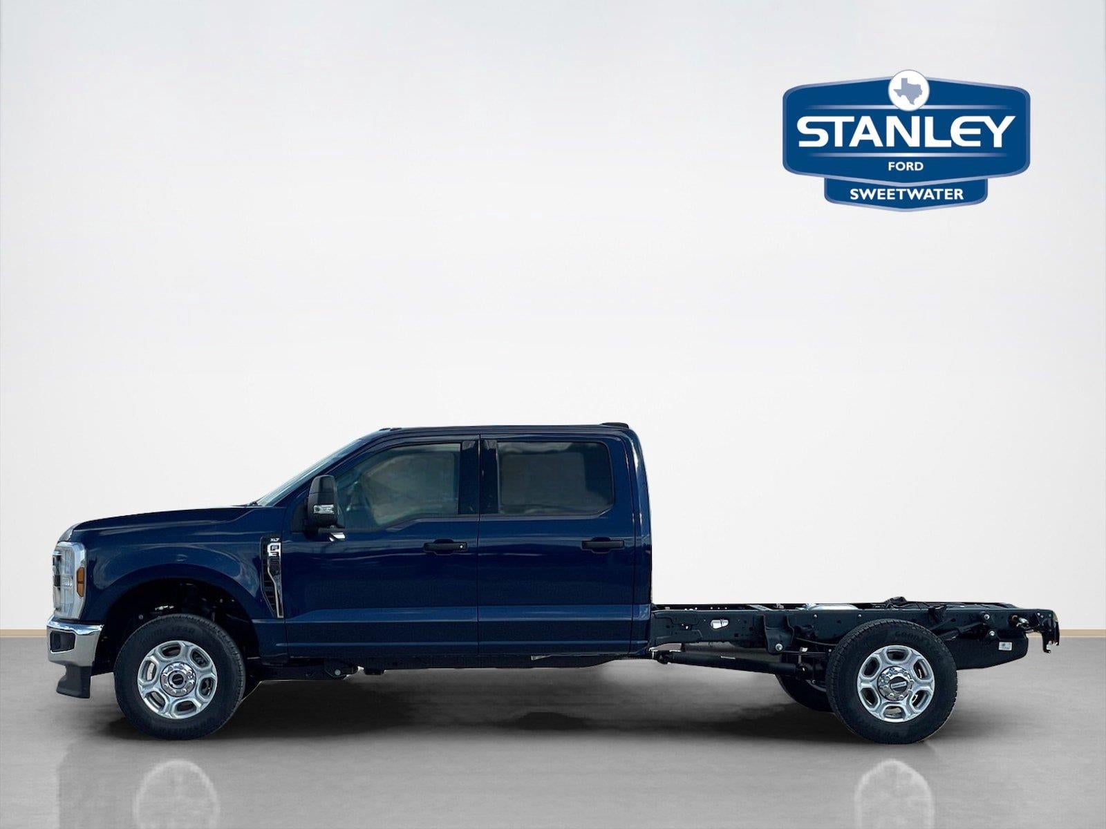 2027 Ford Super Duty F-350 Srw XLT