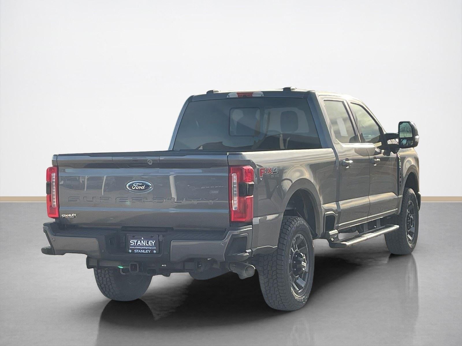 2023 Ford Super Duty F-250 SRW LARIAT