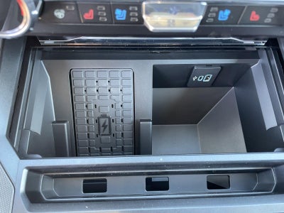 2027 Ford Super Duty F-350 DRW LARIAT