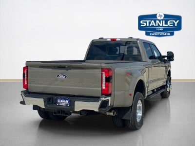 2027 Ford Super Duty F-350 DRW LARIAT