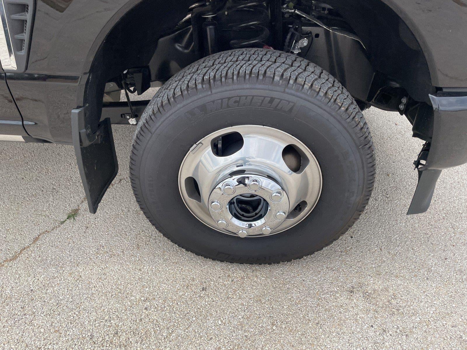 2026 Ford Super Duty F-350 DRW Platinum