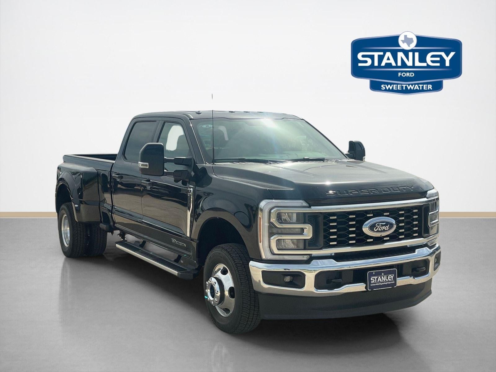 2026 Ford Super Duty F-350 DRW LARIAT
