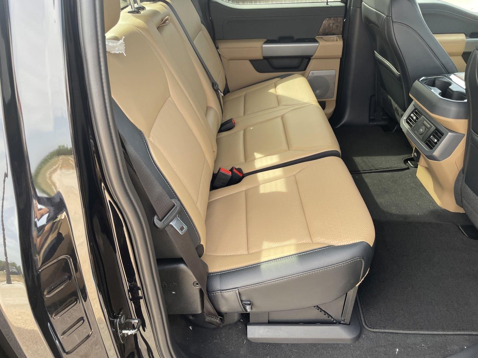 2026 Ford Super Duty F-350 DRW LARIAT