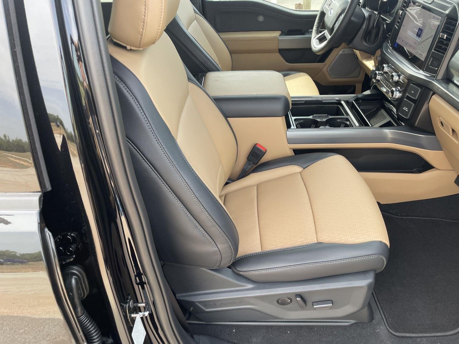 2026 Ford Super Duty F-350 DRW LARIAT