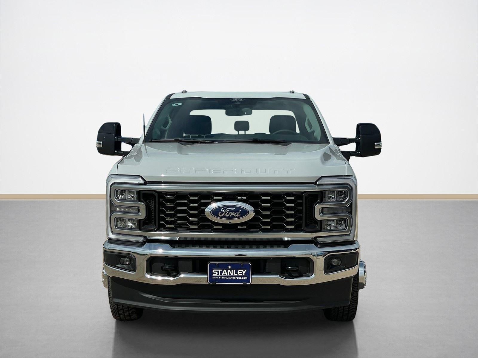 2026 Ford Super Duty F-350 DRW LARIAT