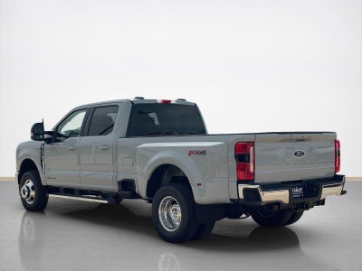 2026 Ford Super Duty F-350 DRW LARIAT