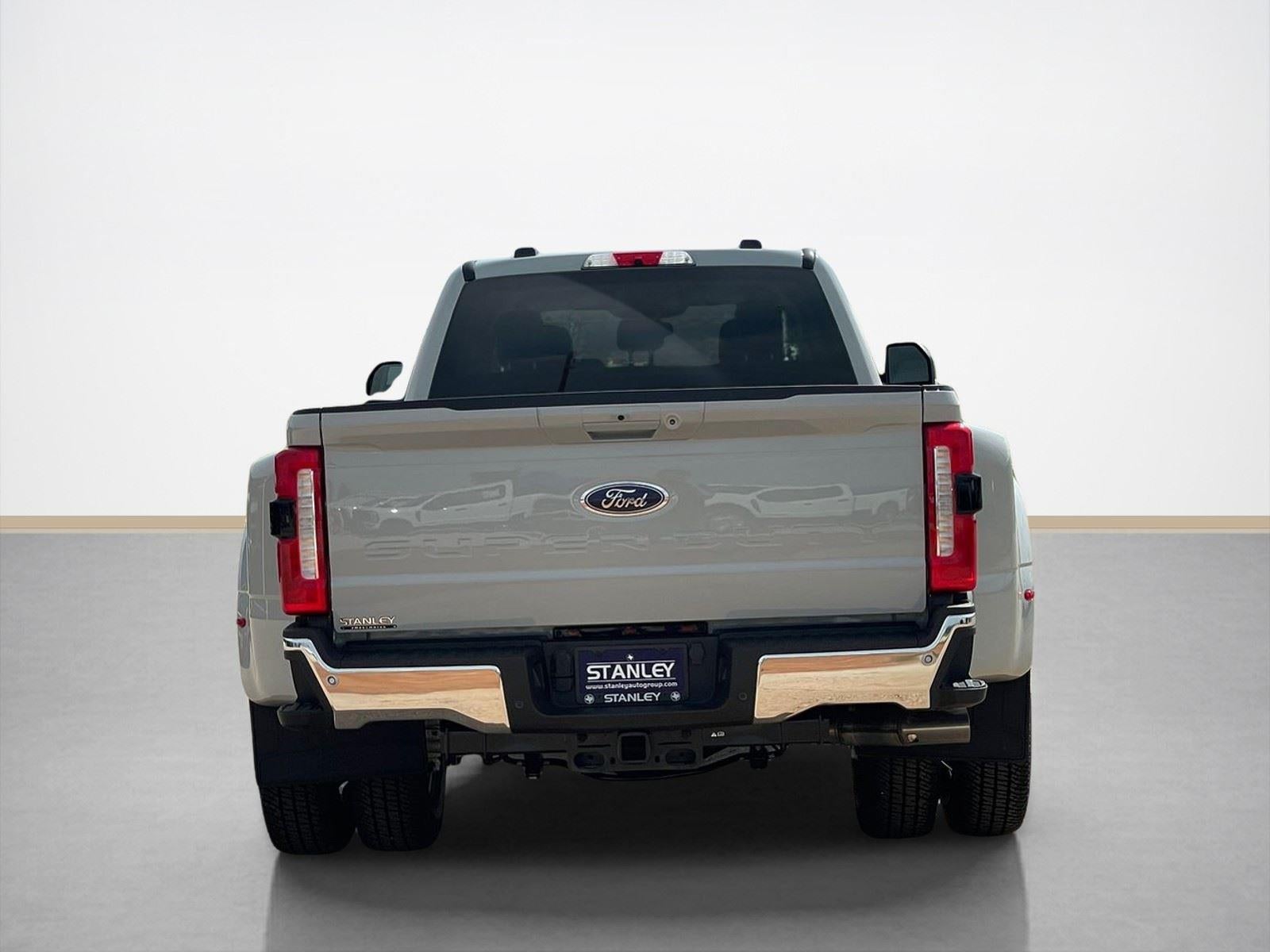 2026 Ford Super Duty F-350 DRW LARIAT